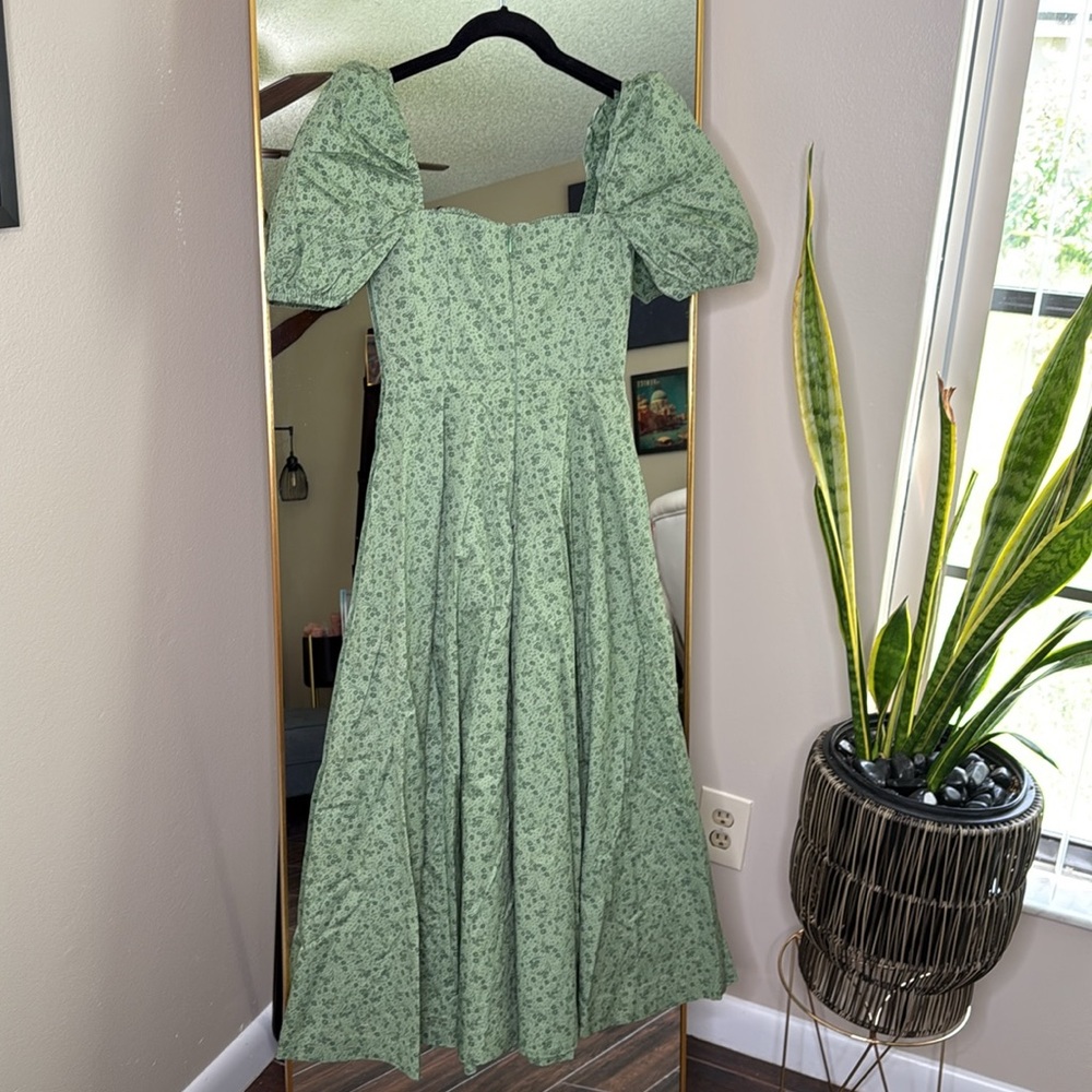 HOUSE OF CB 'Tallulah' Olive Floral Puff Sleeve Midi Dress NWOT - Picture 8 of 9